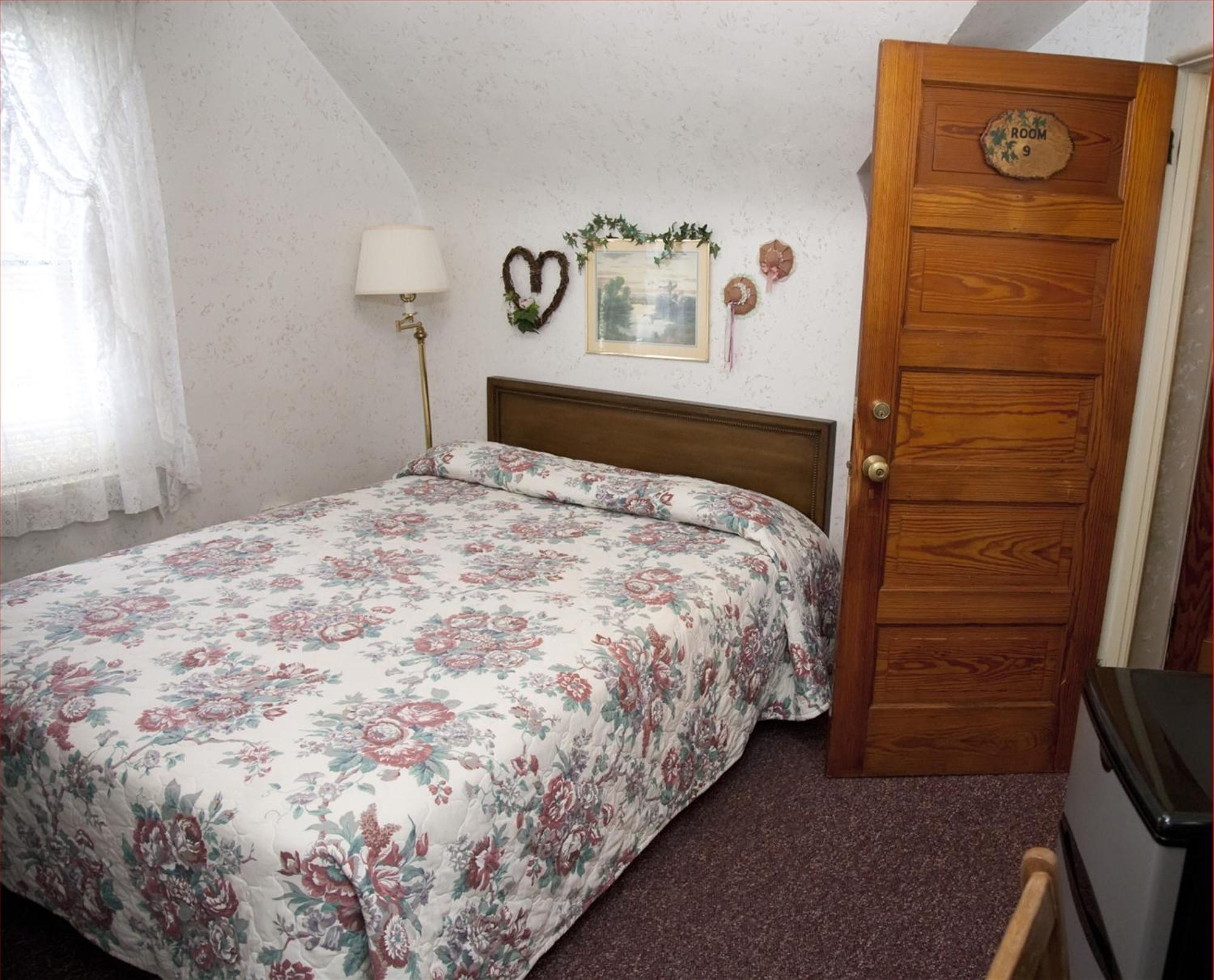 Motel Simmons And 2*