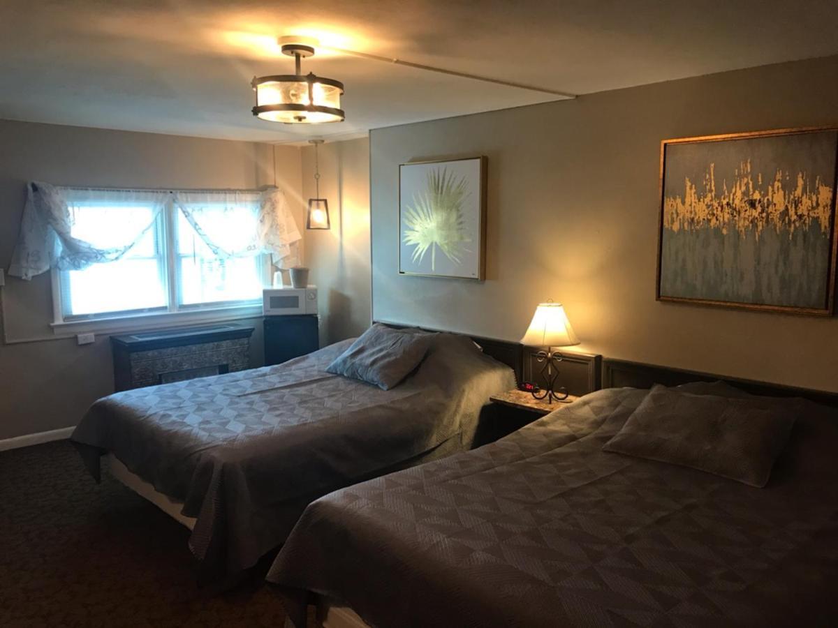 Simmons And Motel